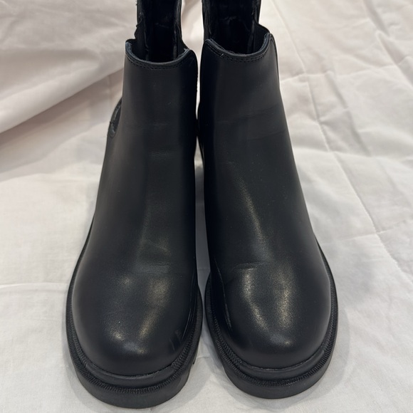 Steve Madden ankle boots size 8. - Picture 2 of 10